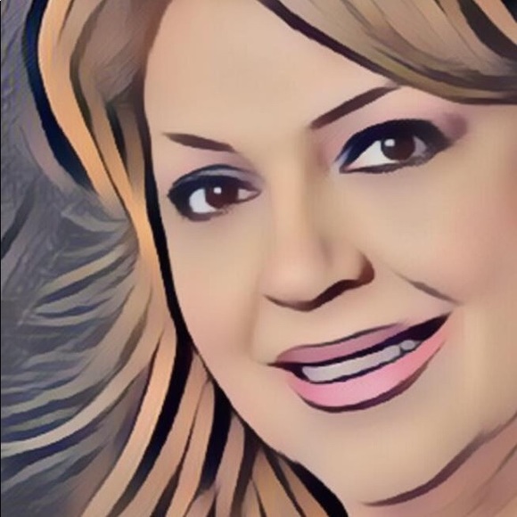 Meet your Posher, Cindy - Picture 2 of 3